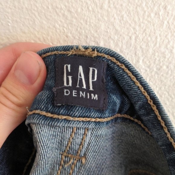 Gap Denim Medium Wash Jean Frayed Shorts 3" Inseam Women Size 26W - Picture 2 of 5